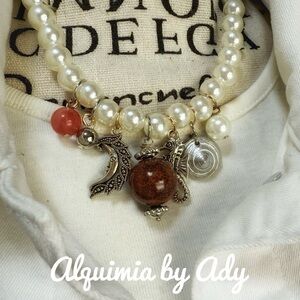 Alquimia Pearl and Charm Necklace